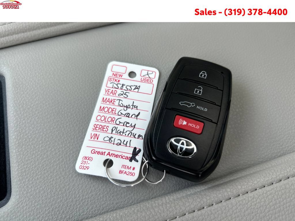 Certified 2025 Toyota Grand Highlander AWD image 28