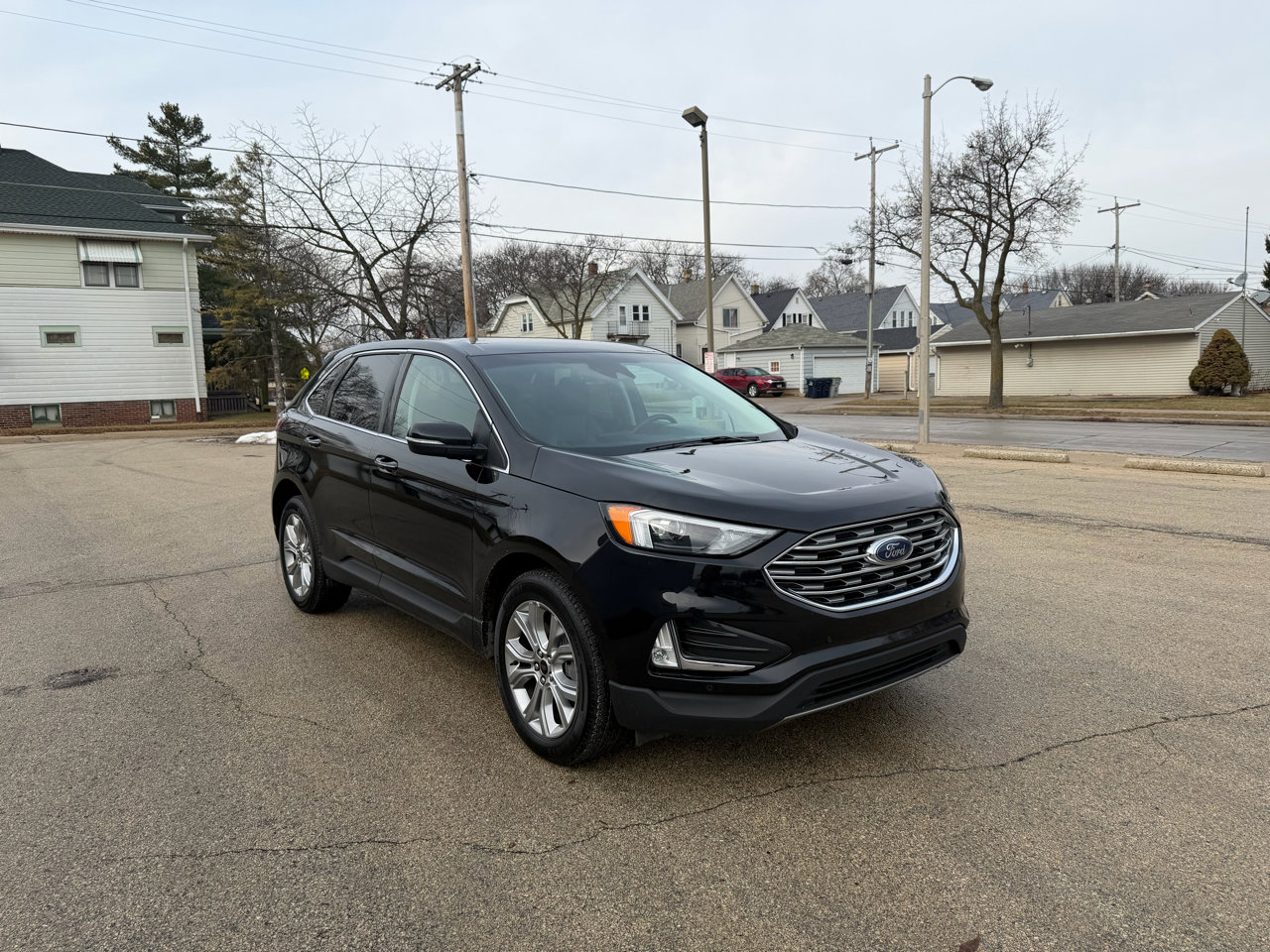 Used 2024 Ford Edge Titanium image 1