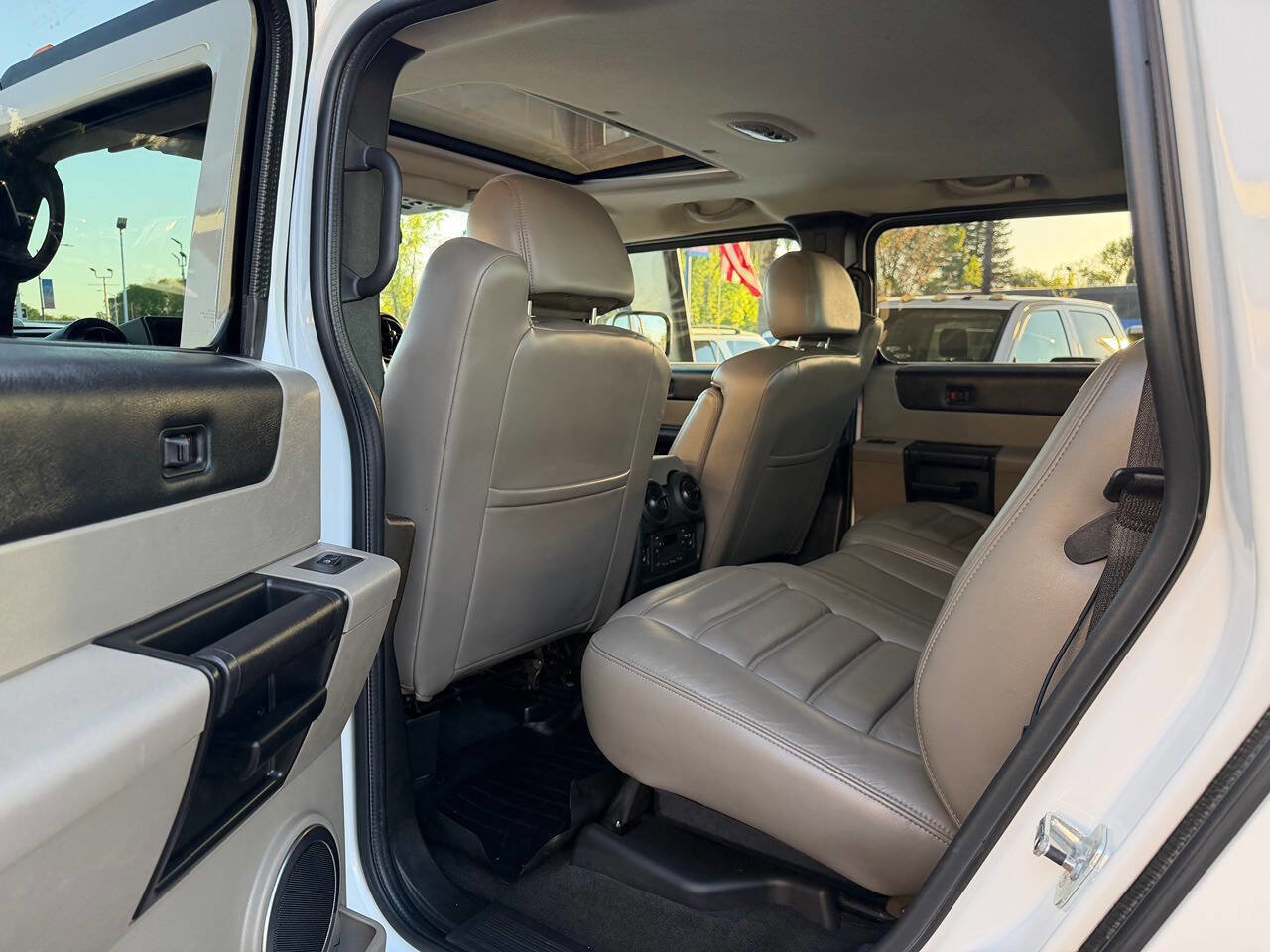 Used 2005 HUMMER H2 SUT w/ Preferred Equipment Group image 20