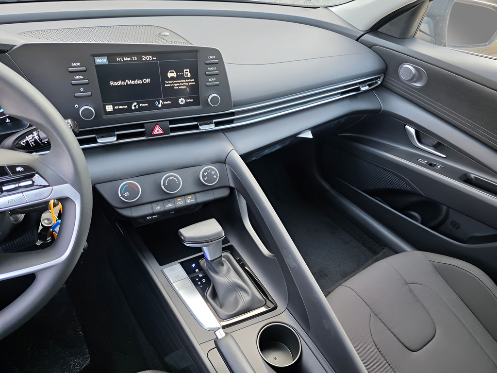 New 2026 Hyundai Elantra SE FWD image 17