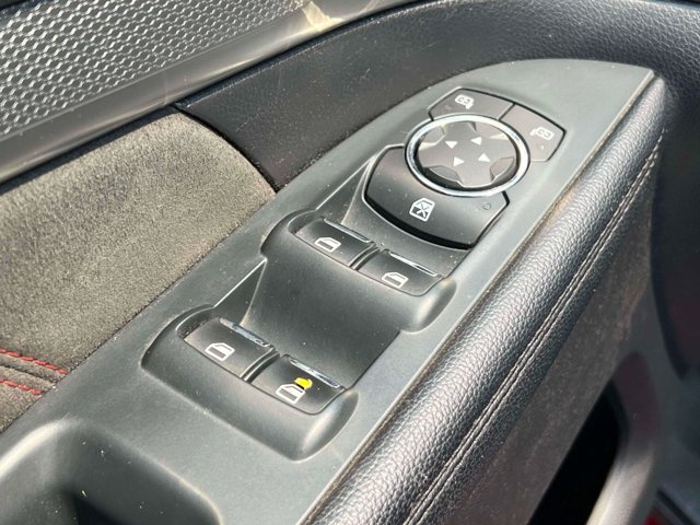 Used 2018 Ford Explorer XLT w/ Equipment Group 202A AWD/4WD image 21