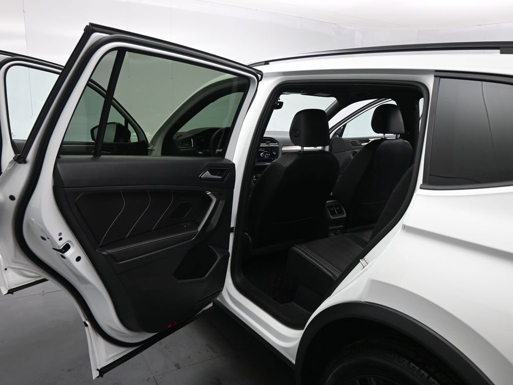 Used 2022 Volkswagen Tiguan SE R-Line FWD image 16