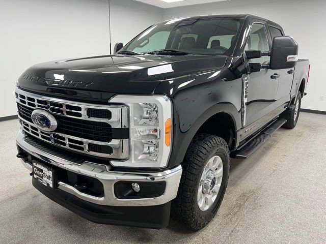 Used 2023 Ford F250 XLT w/ Camper Package AWD/4WD image 4