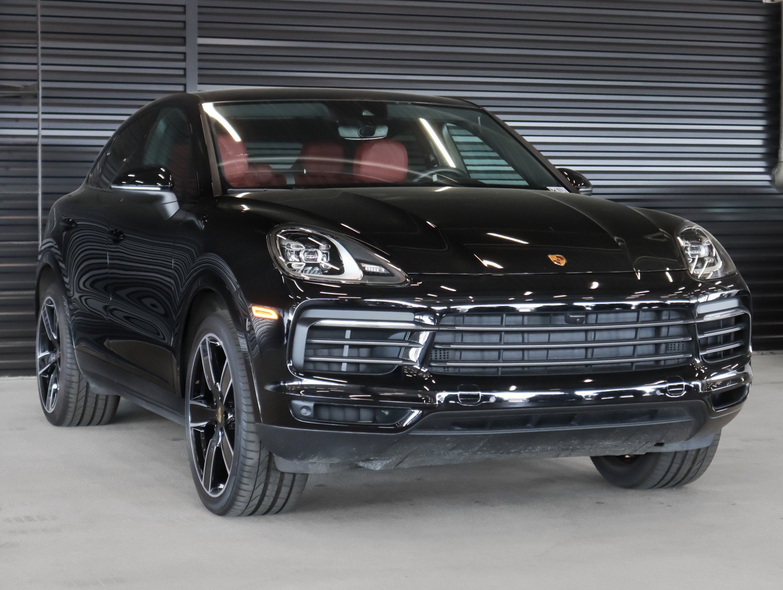 Certified 2023 Porsche Cayenne Platinum Edition image 7