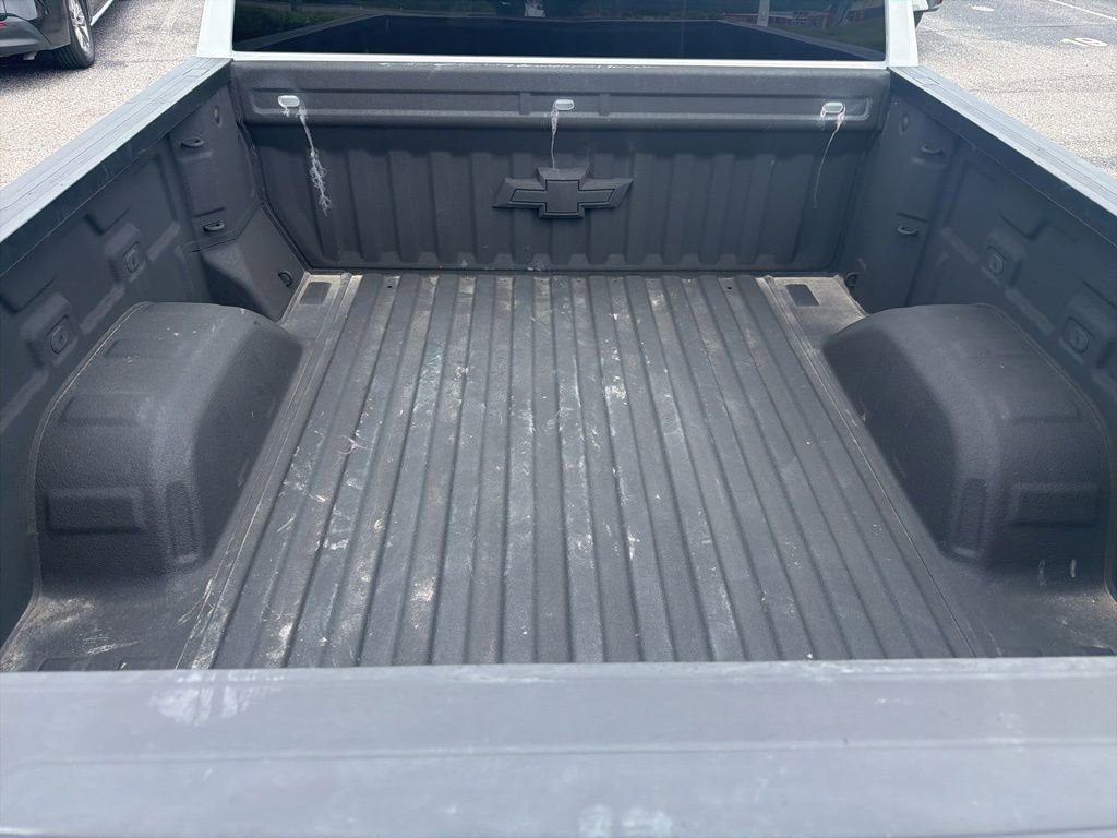 Used 2025 Chevrolet Silverado 1500 LT RWD image 4