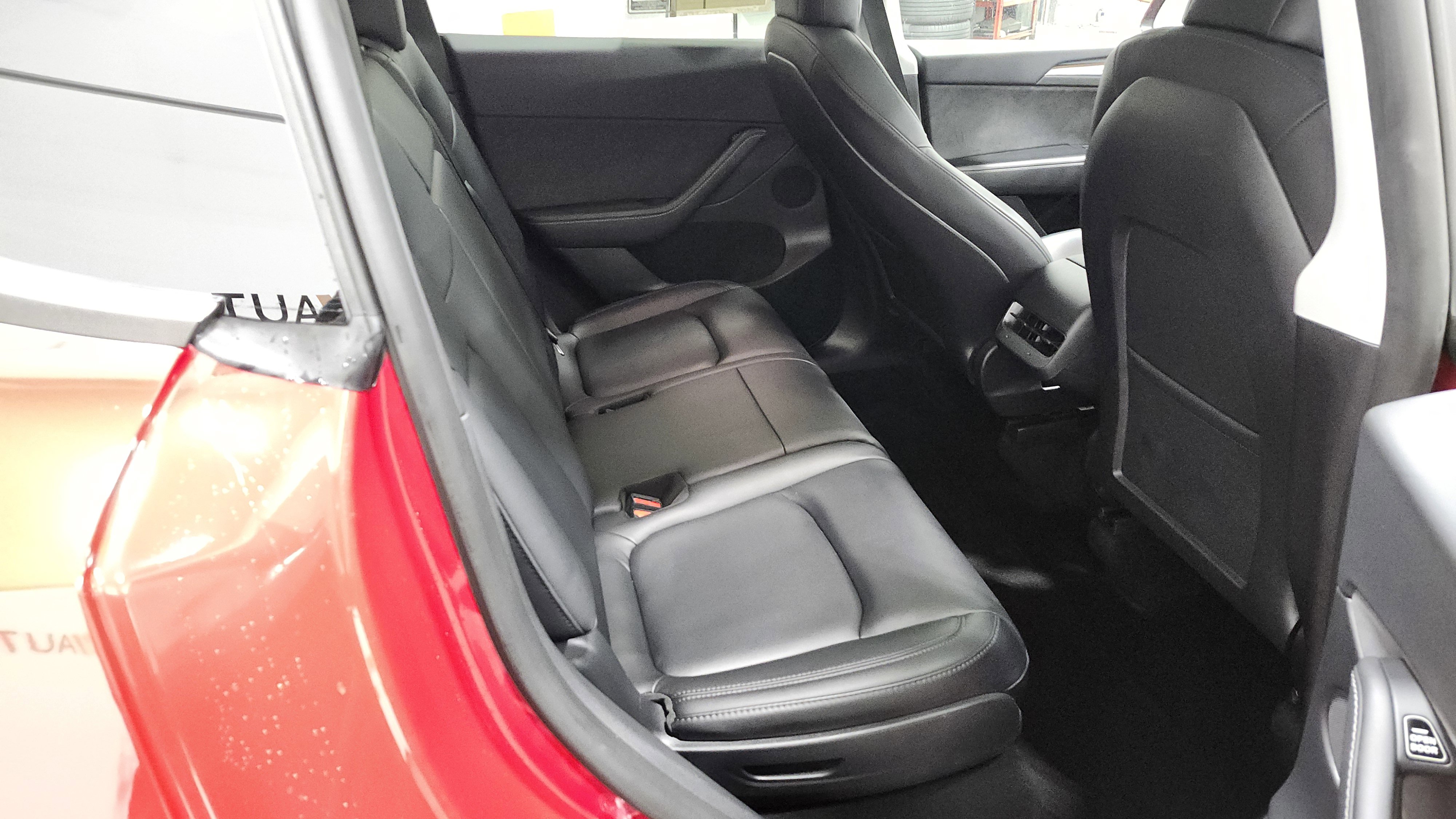 Used 2023 Tesla Model Y Long Range image 18