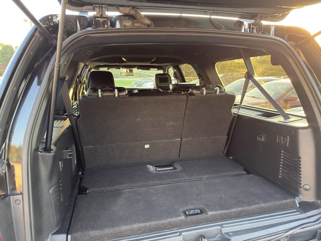 Used 2015 Ford Expedition EL Platinum image 13