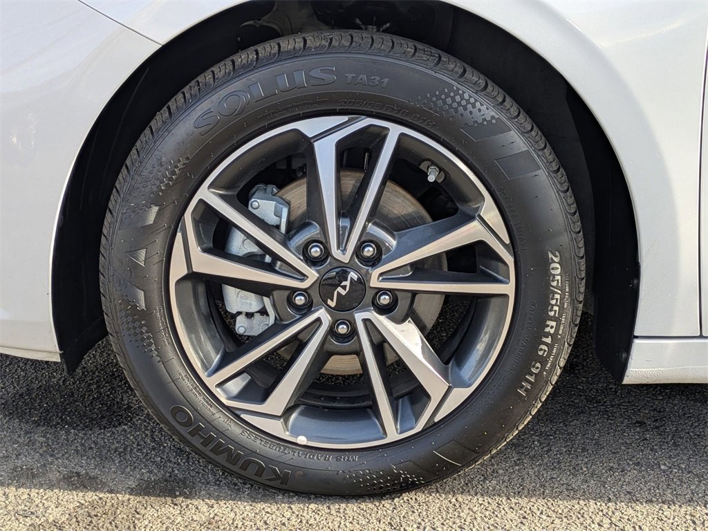 Used 2024 Kia Forte LXS image 31