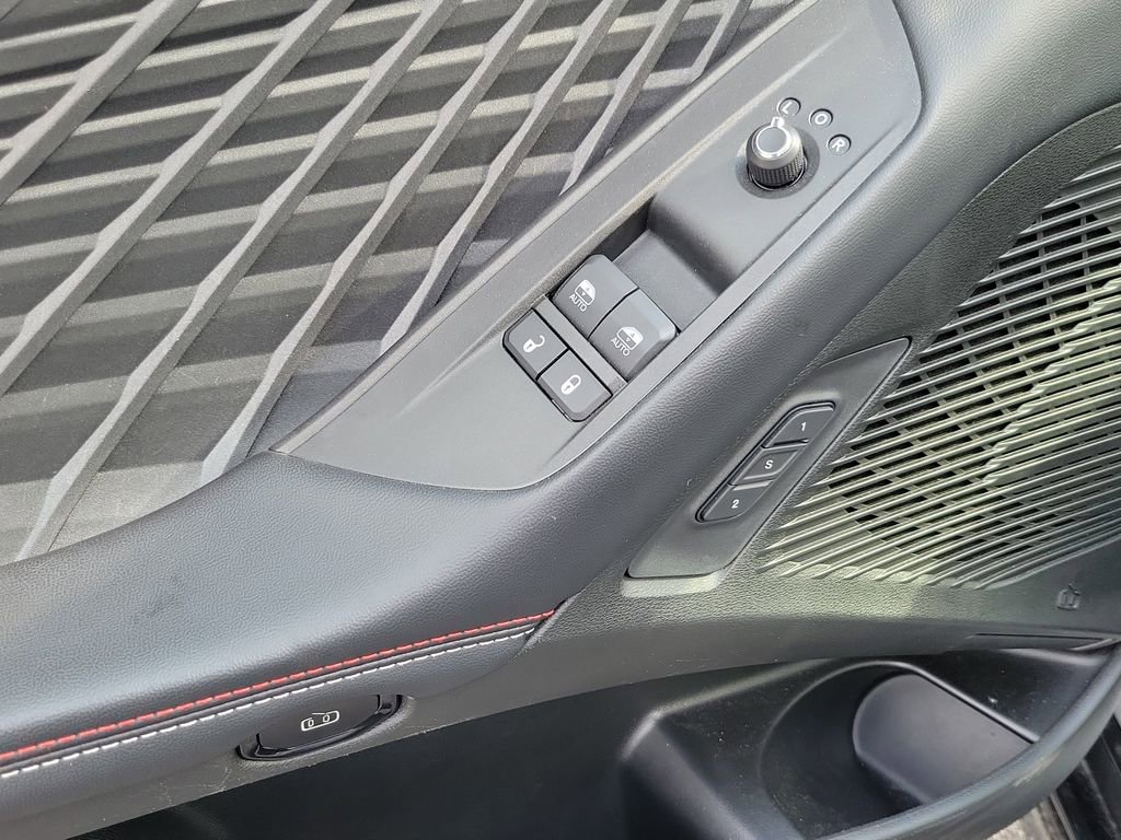 Used 2024 Dodge Charger R/T w/ Plus Group image 15