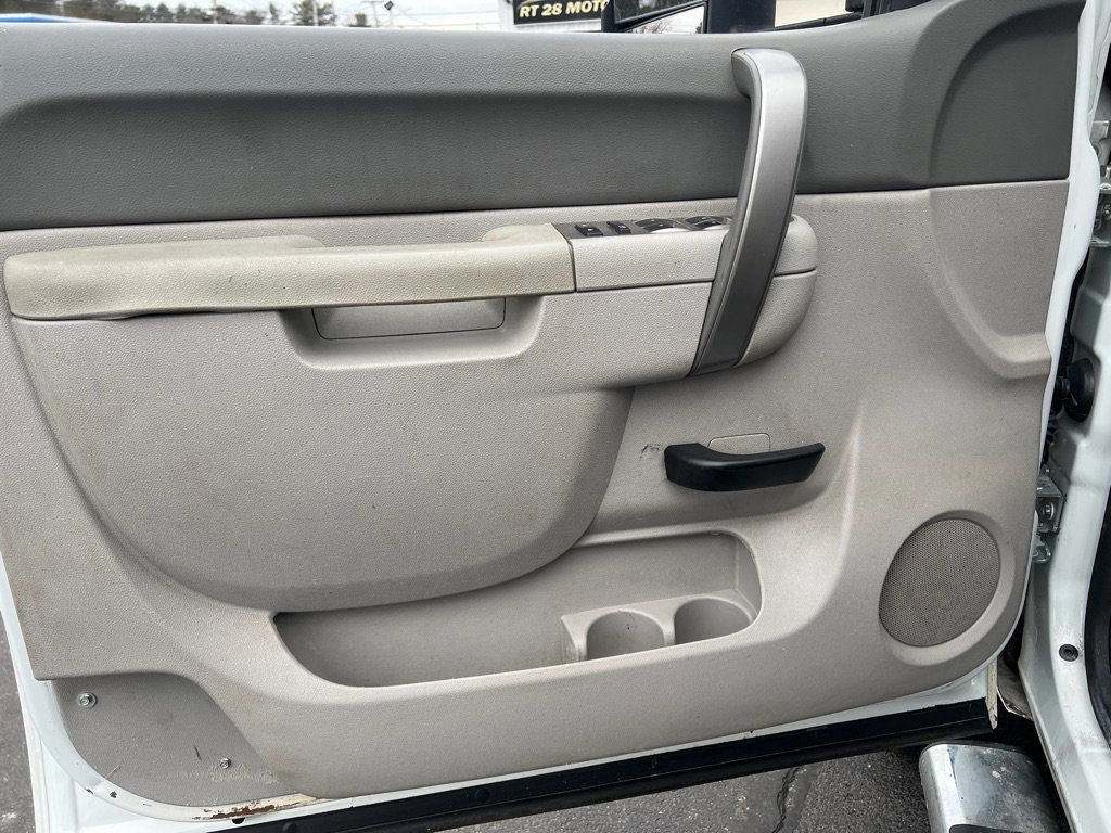Used 2013 GMC Sierra 2500 W/T w/ Snow Plow Prep Package image 9
