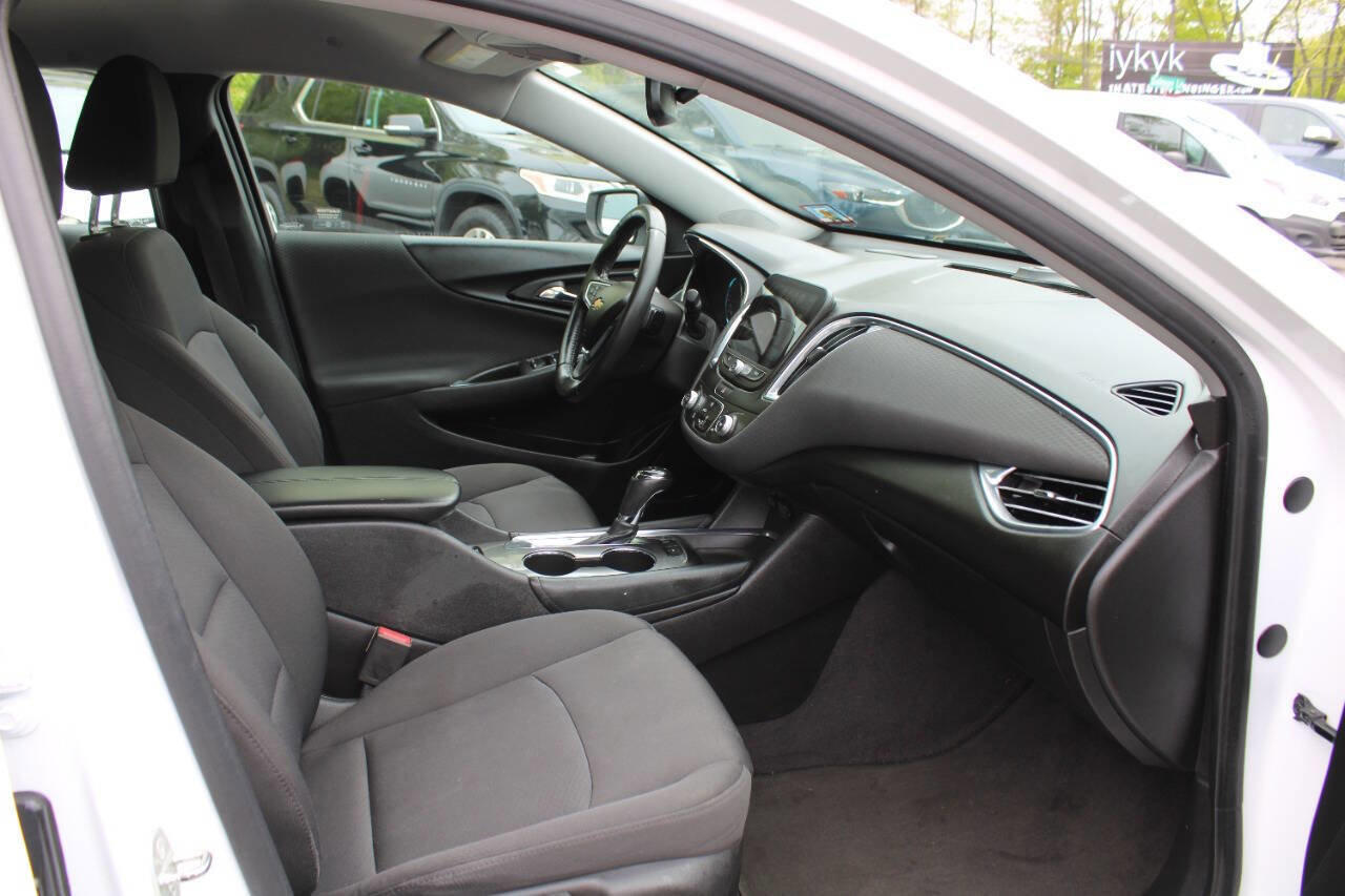 Used 2018 Chevrolet Malibu LT w/ Driver Confidence Package FWD image 29