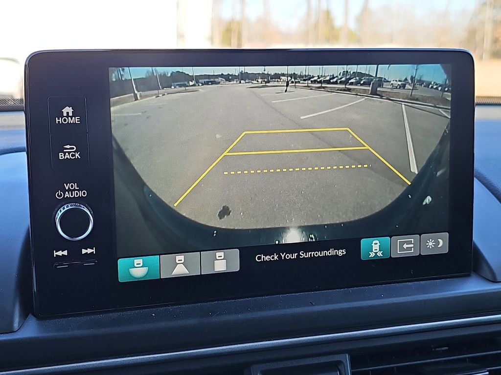 Used 2025 Honda Pilot Touring image 24