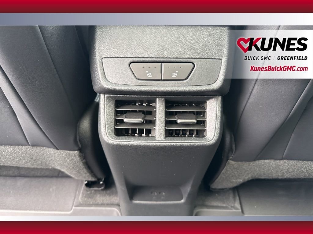 New 2026 GMC Terrain Denali w/ LPO, Floor Liner Package image 32