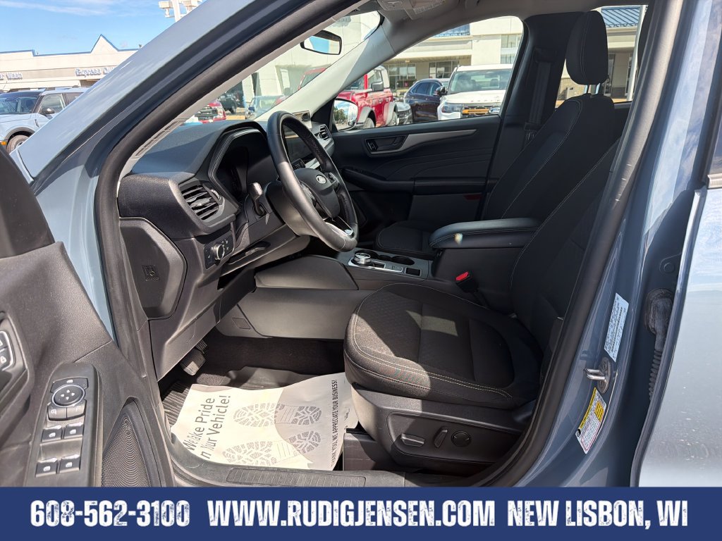 Used 2024 Ford Escape Active w/ Tech Pack #1 AWD/4WD image 9