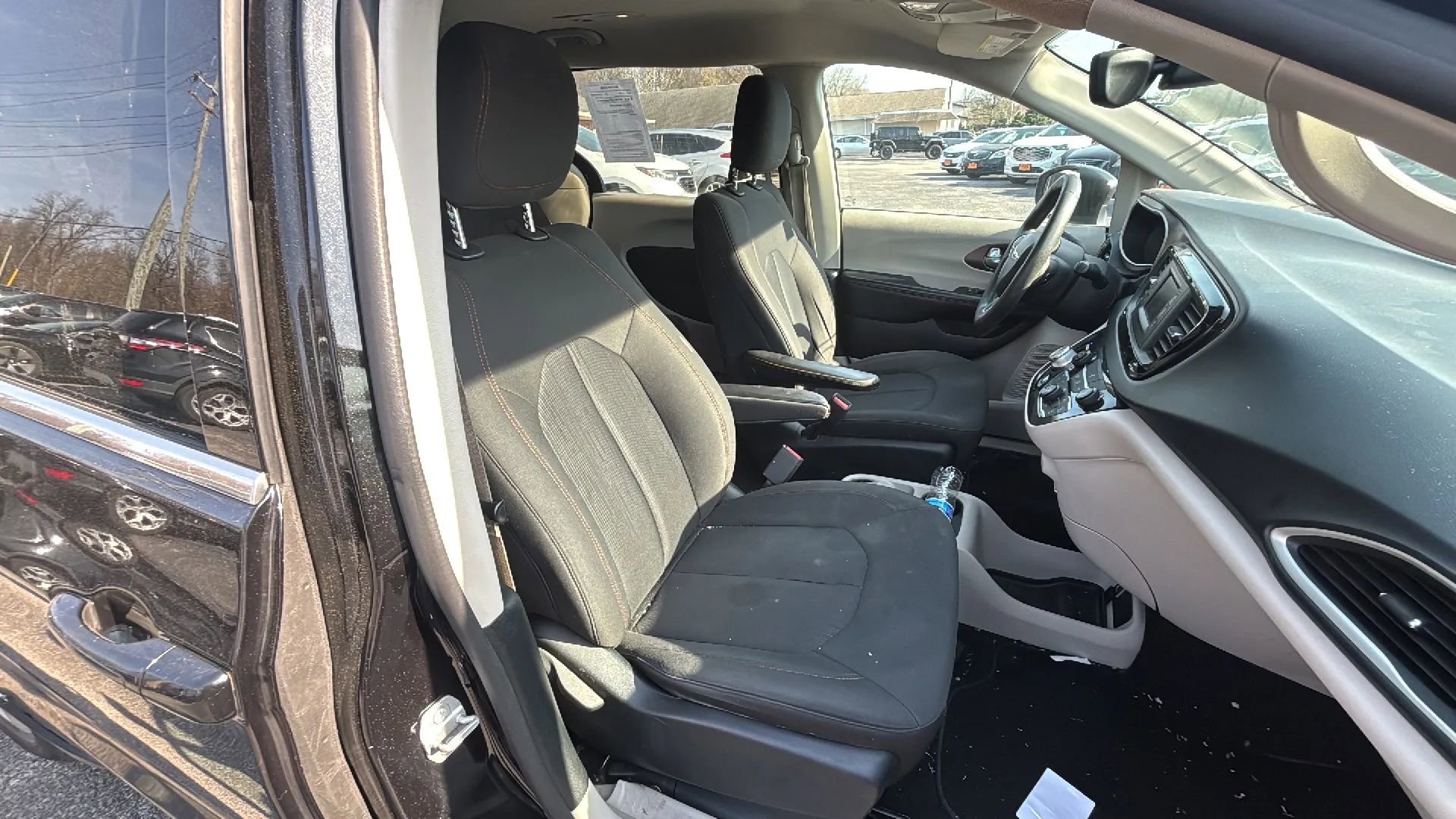 Used 2017 Chrysler Pacifica LX w/ Tire & Wheel Group image 14