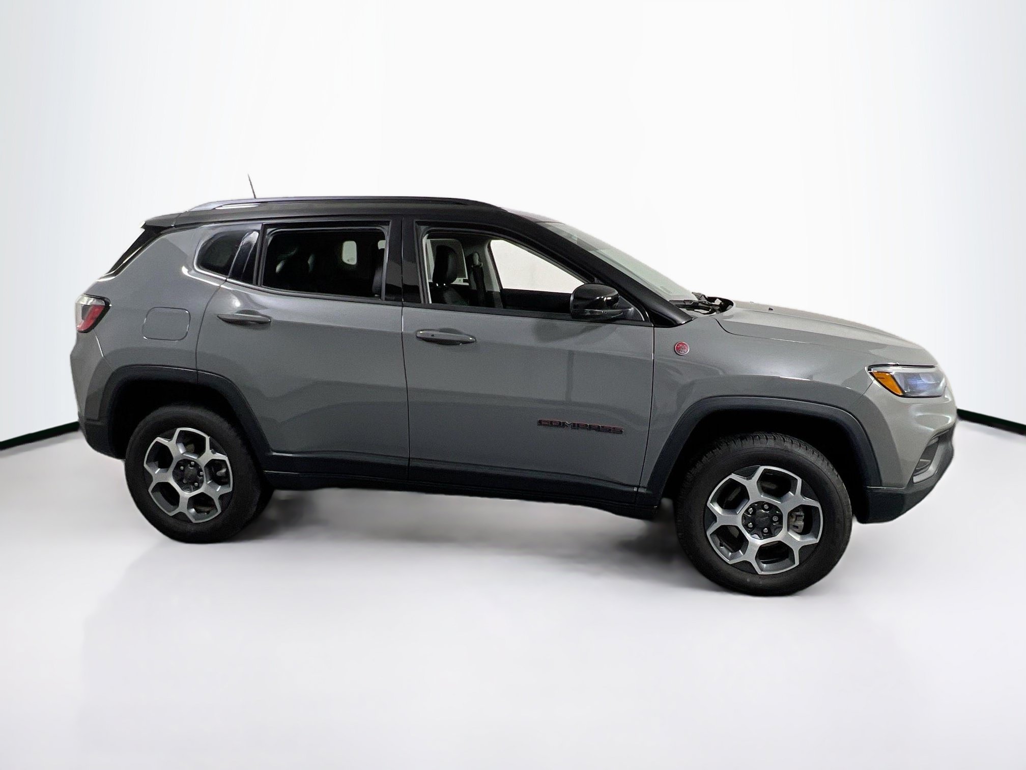 Used 2022 Jeep Compass Trailhawk AWD/4WD image 4