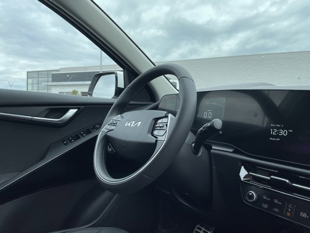 New 2025 Kia Niro EX Touring image 33