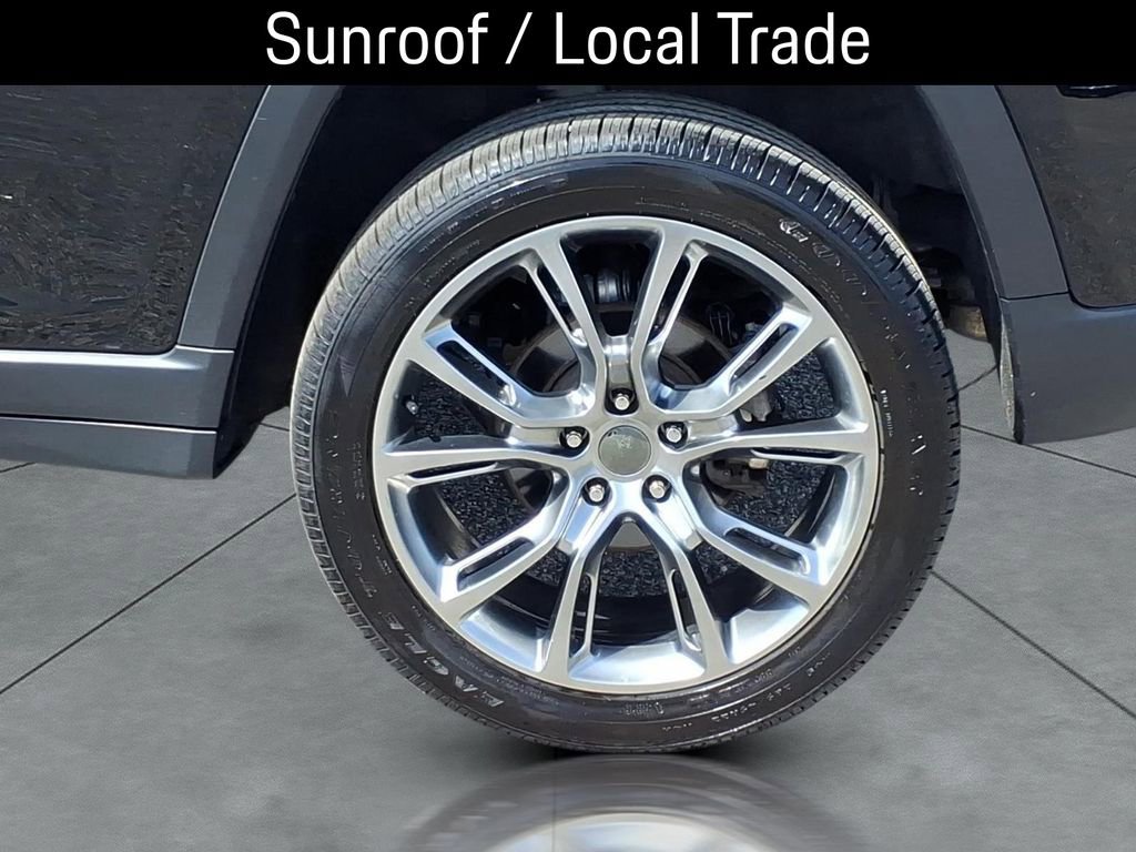 Used 2023 Jeep Grand Cherokee Laredo w/ Trailer Tow Prep Group (B) image 4