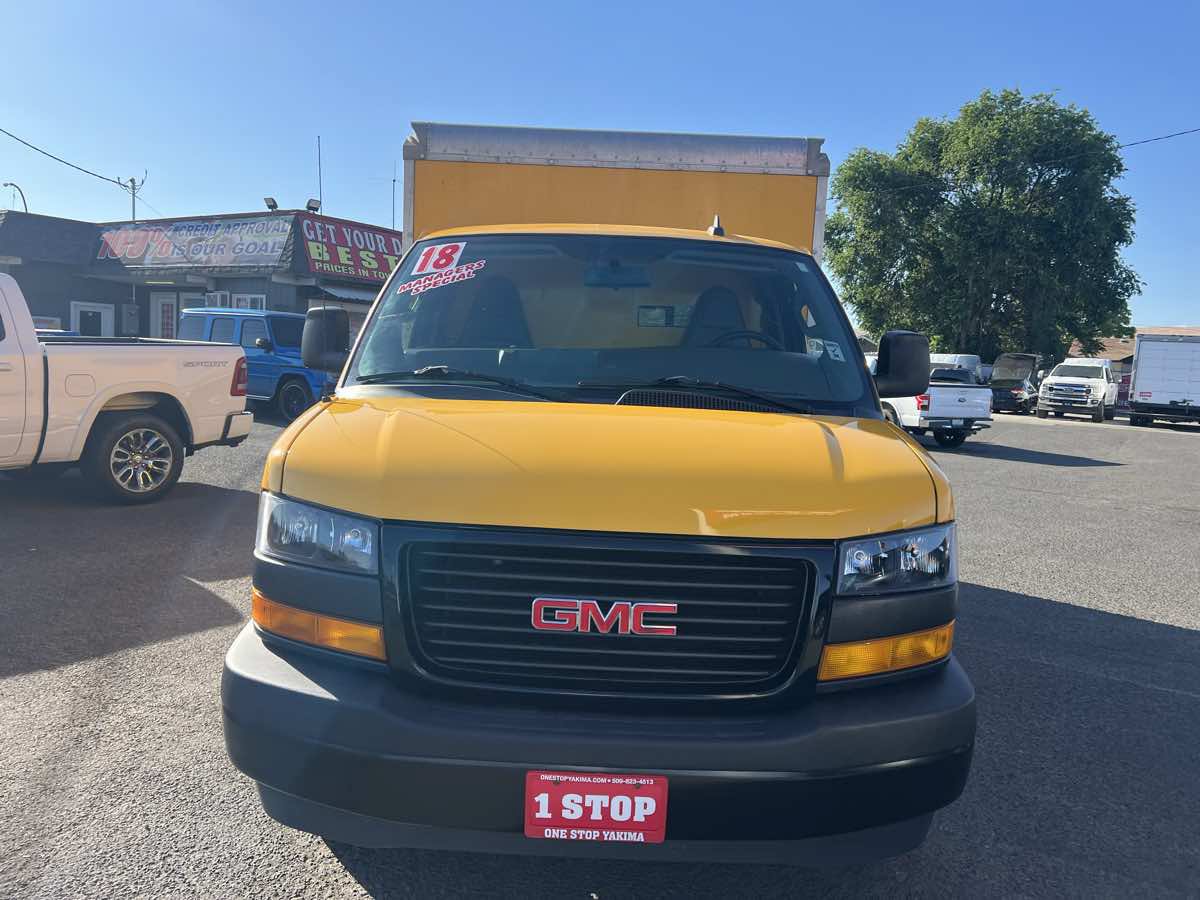 Used 2018 GMC Savana 3500 w/ Driver Convenience Package RWD image 2