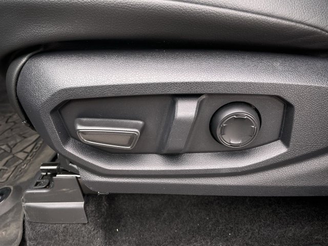 Used 2025 Toyota Tacoma TRD Pro AWD/4WD image 12