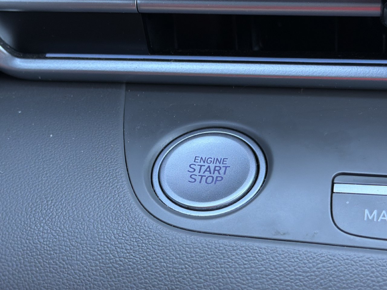 Used 2024 Hyundai Elantra SEL FWD image 8