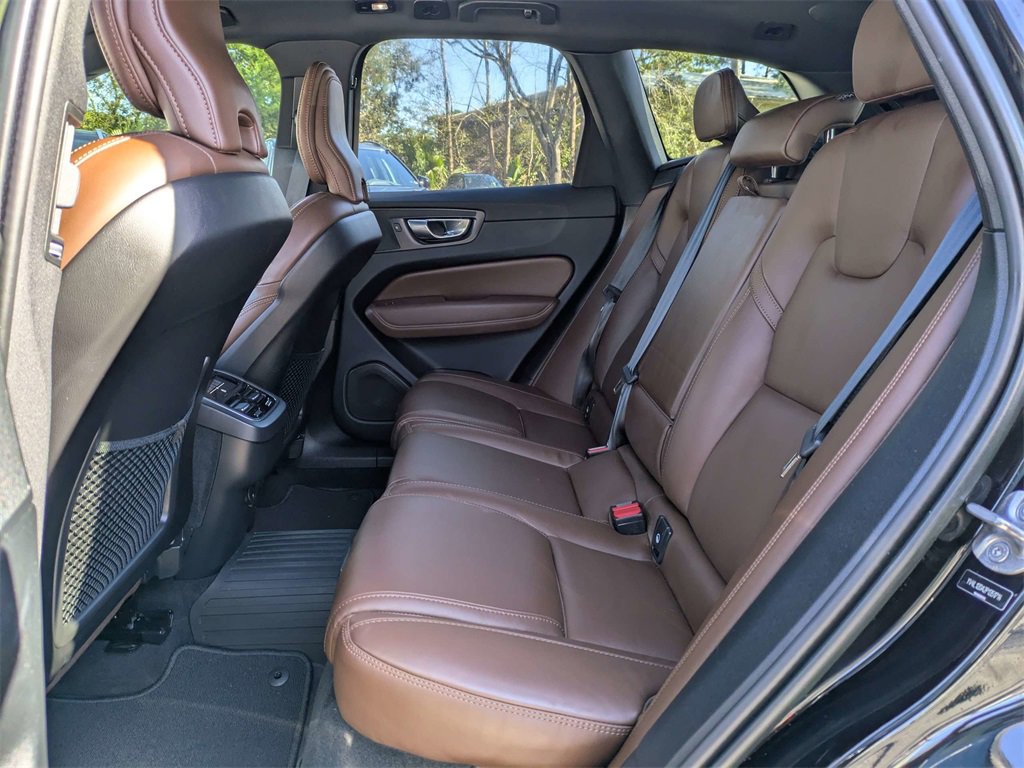 Certified 2023 Volvo XC60 B5 Ultimate w/ Protection Package Premier image 15