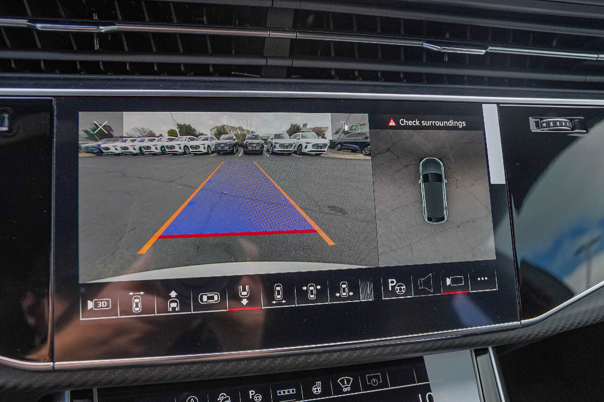 New 2026 Audi SQ8 Prestige image 11