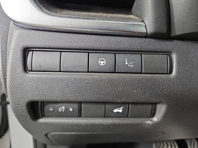 Used 2021 Nissan Rogue Platinum AWD/4WD image 27