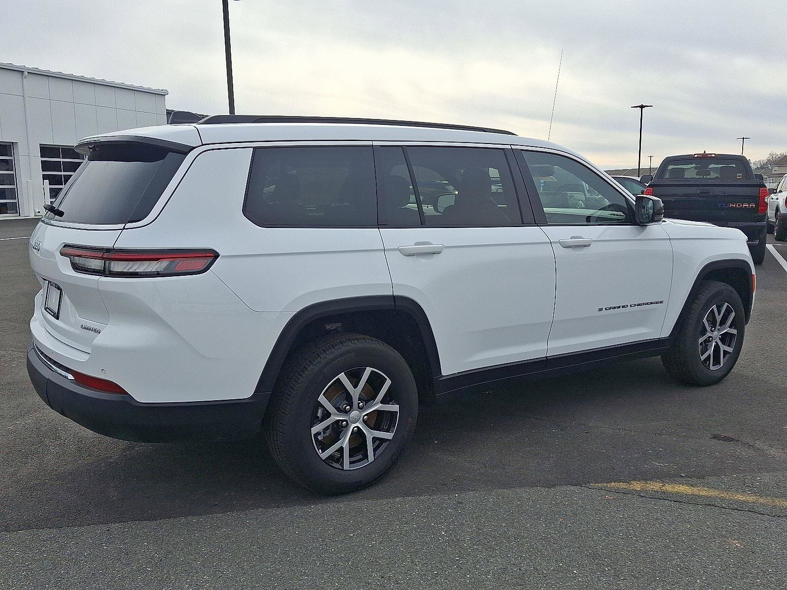 New 2025 Jeep Grand Cherokee L Limited image 3