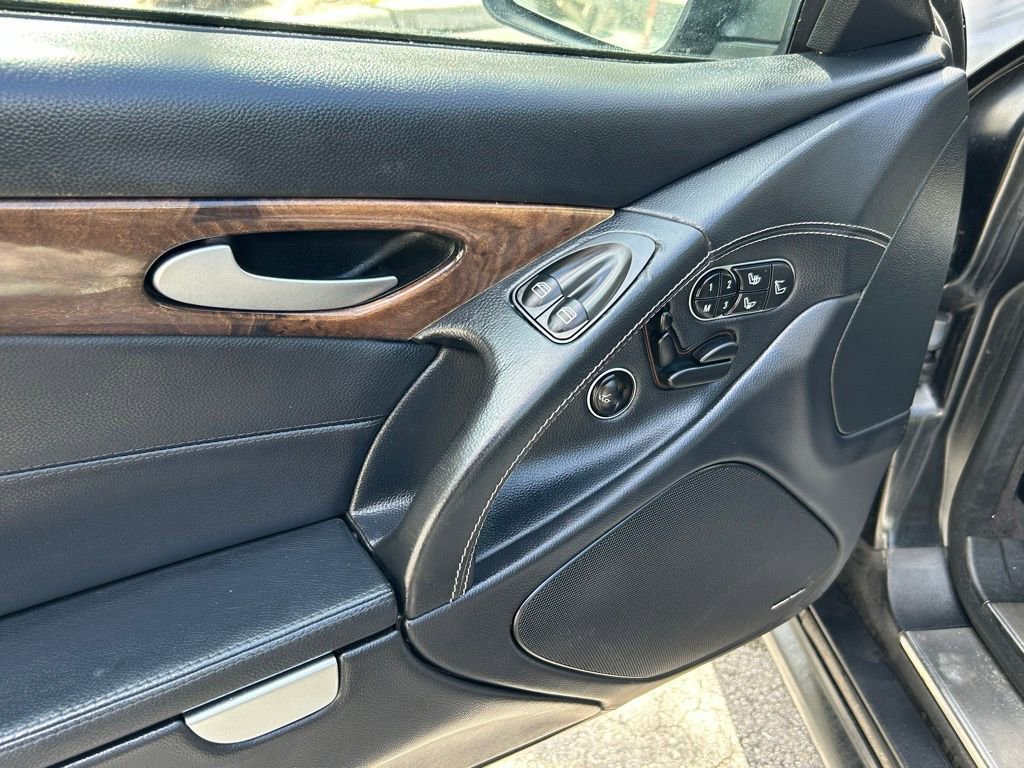 Used 2011 Mercedes-Benz SL 550 image 10