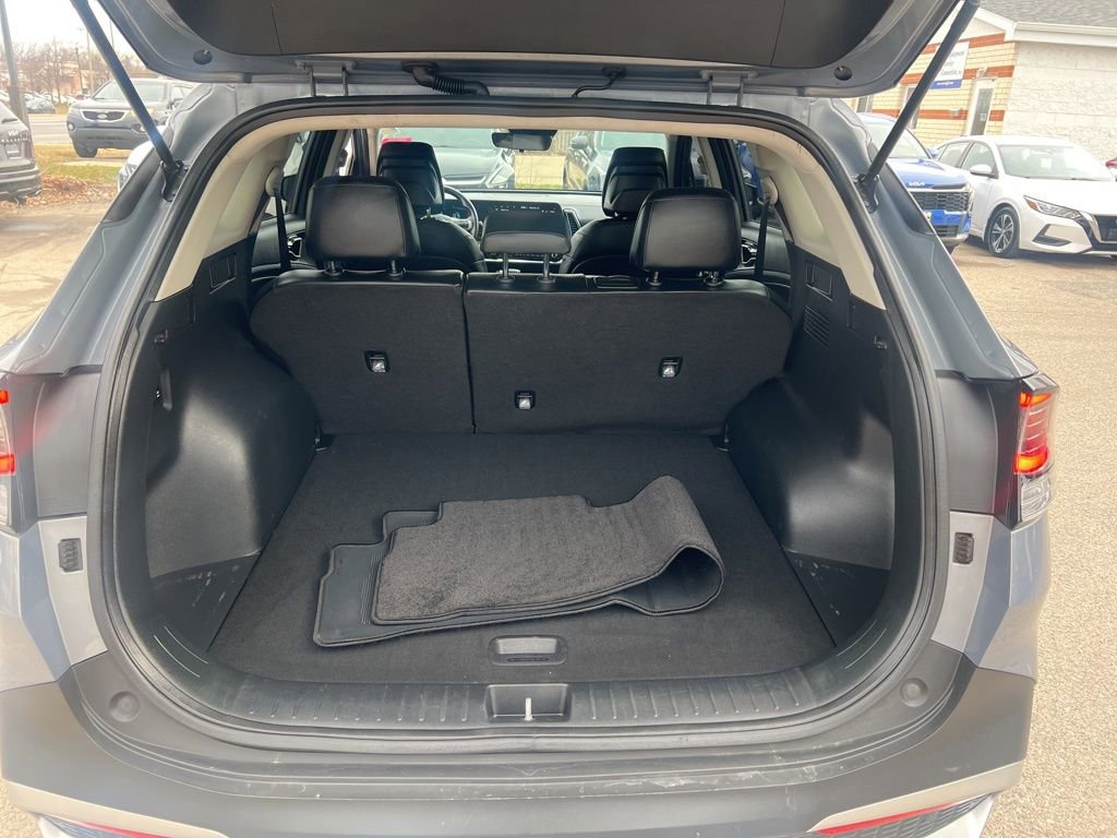 Used 2023 Kia Sportage EX image 11