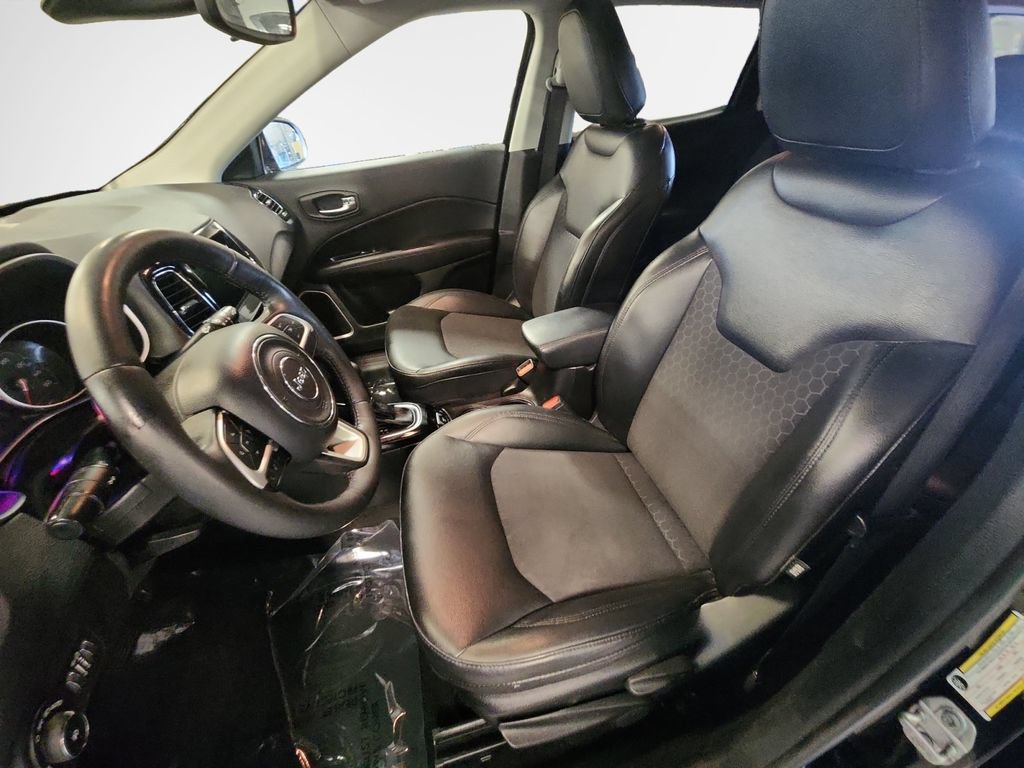 Used 2019 Jeep Compass Latitude AWD/4WD image 13