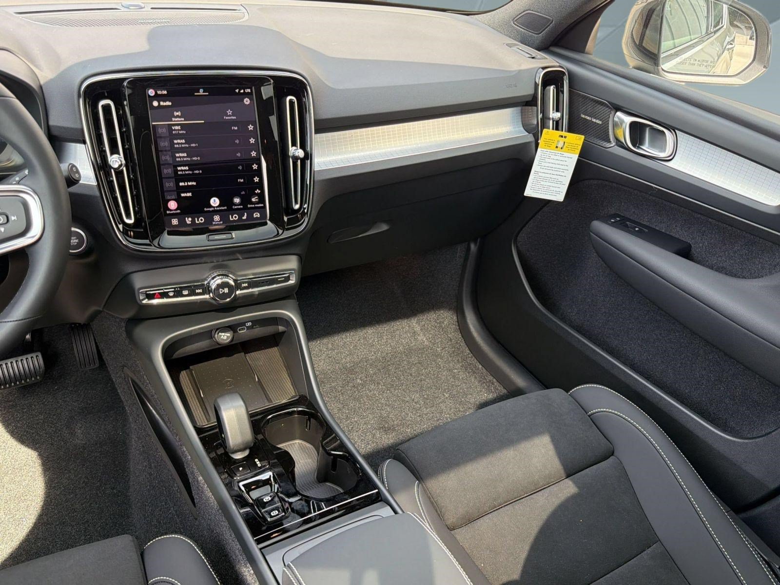 New 2026 Volvo XC40 B5 Ultra w/ Protection Package Premier AWD/4WD image 27