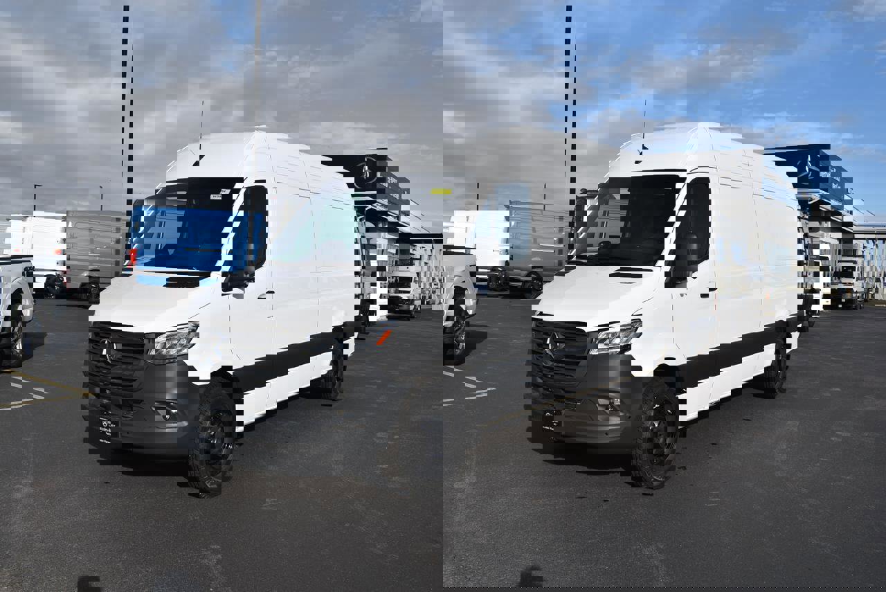 New 2025 Mercedes-Benz Sprinter 2500 image 1