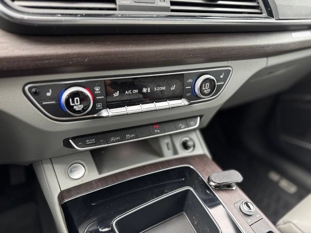Used 2022 Audi Q5 2.0T Premium Plus AWD/4WD image 24