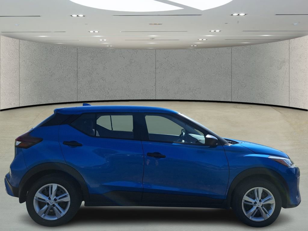 New 2025 Nissan Kicks Play S image 6
