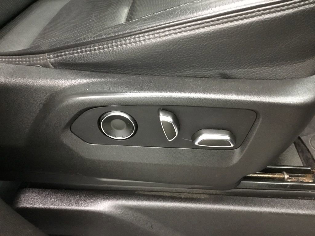 Used 2021 GMC Yukon Denali w/ Denali Premium Package image 48