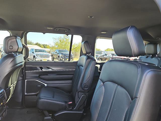 Used 2024 Jeep Wagoneer Series II w/ Convenience Group I image 9