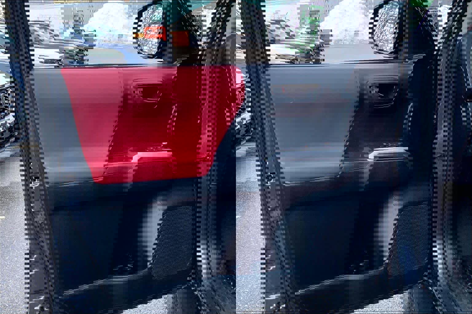 Used 2016 Toyota Tacoma SR5 w/ SR5 Appearance Package (SN) image 22