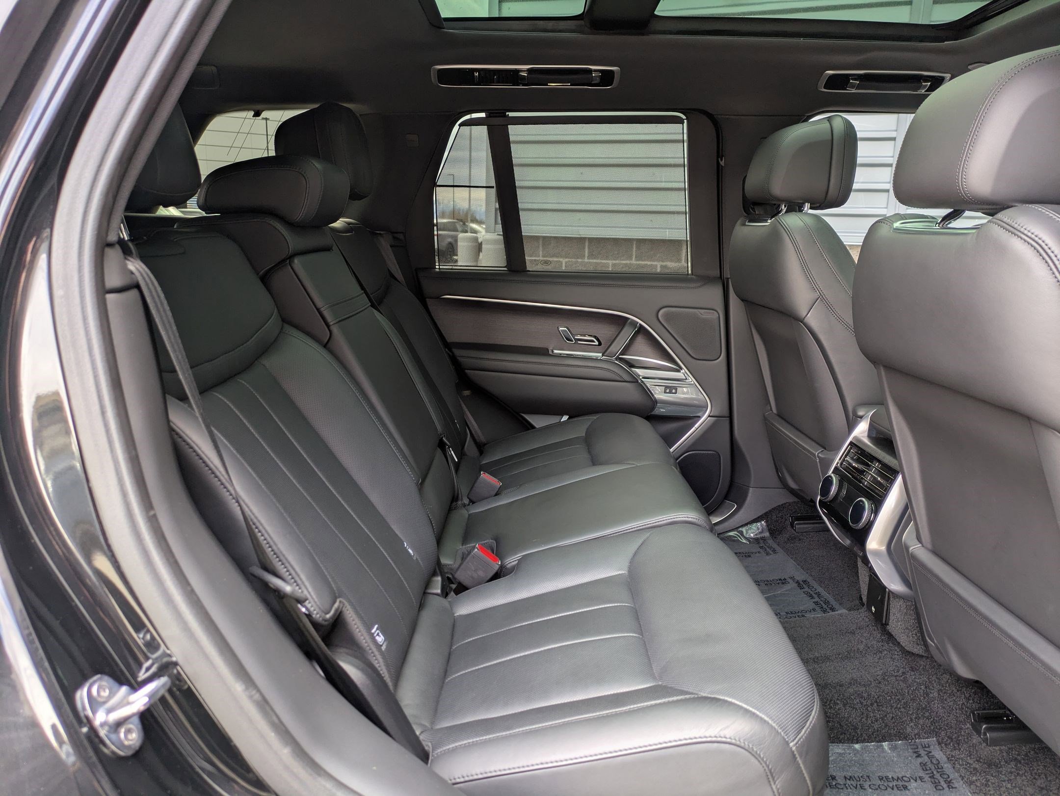 Used 2024 Land Rover Range Rover SE image 29