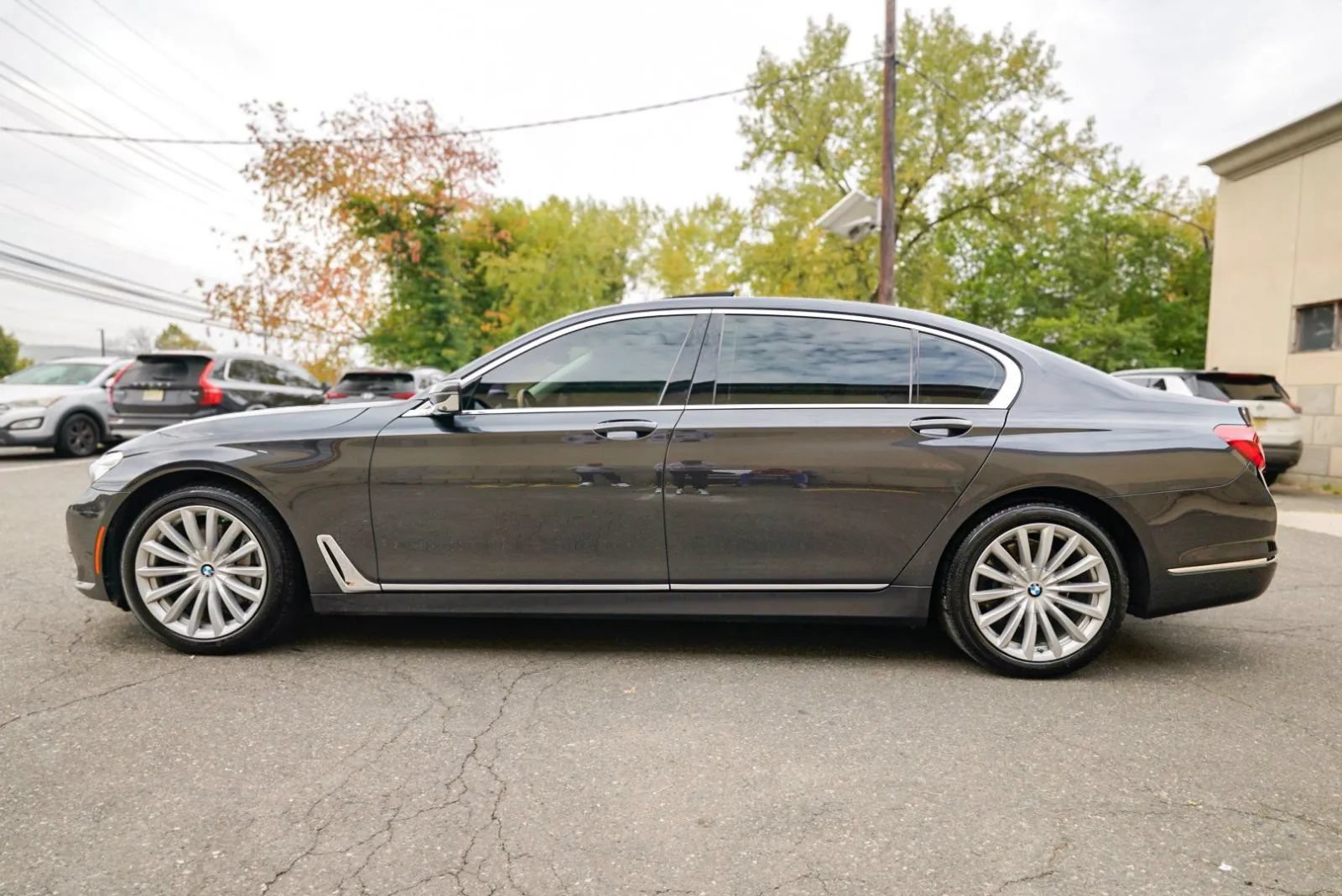 Used 2017 BMW 740i xDrive AWD/4WD image 8