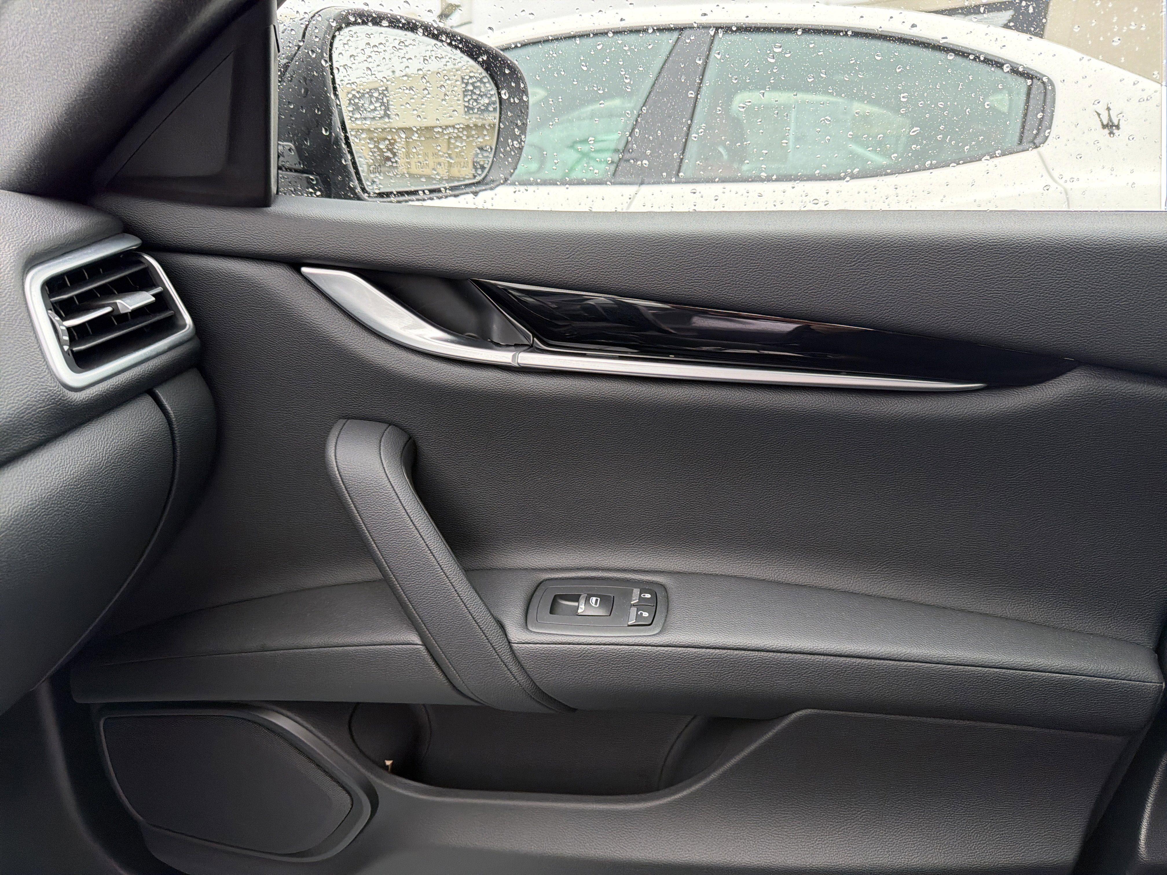 Used 2023 Maserati Ghibli Modena Q4 image 20