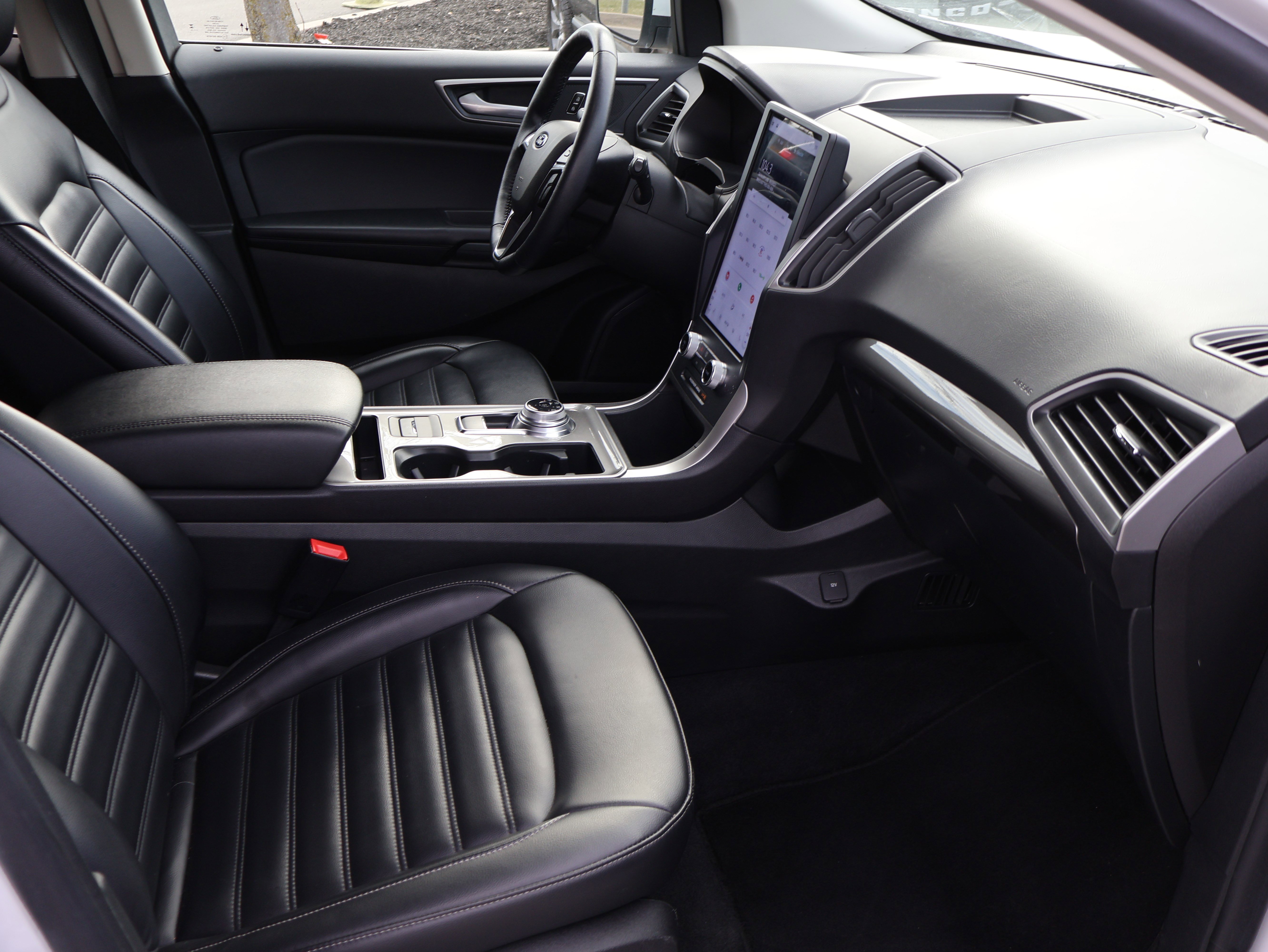 Used 2023 Ford Edge SEL image 11