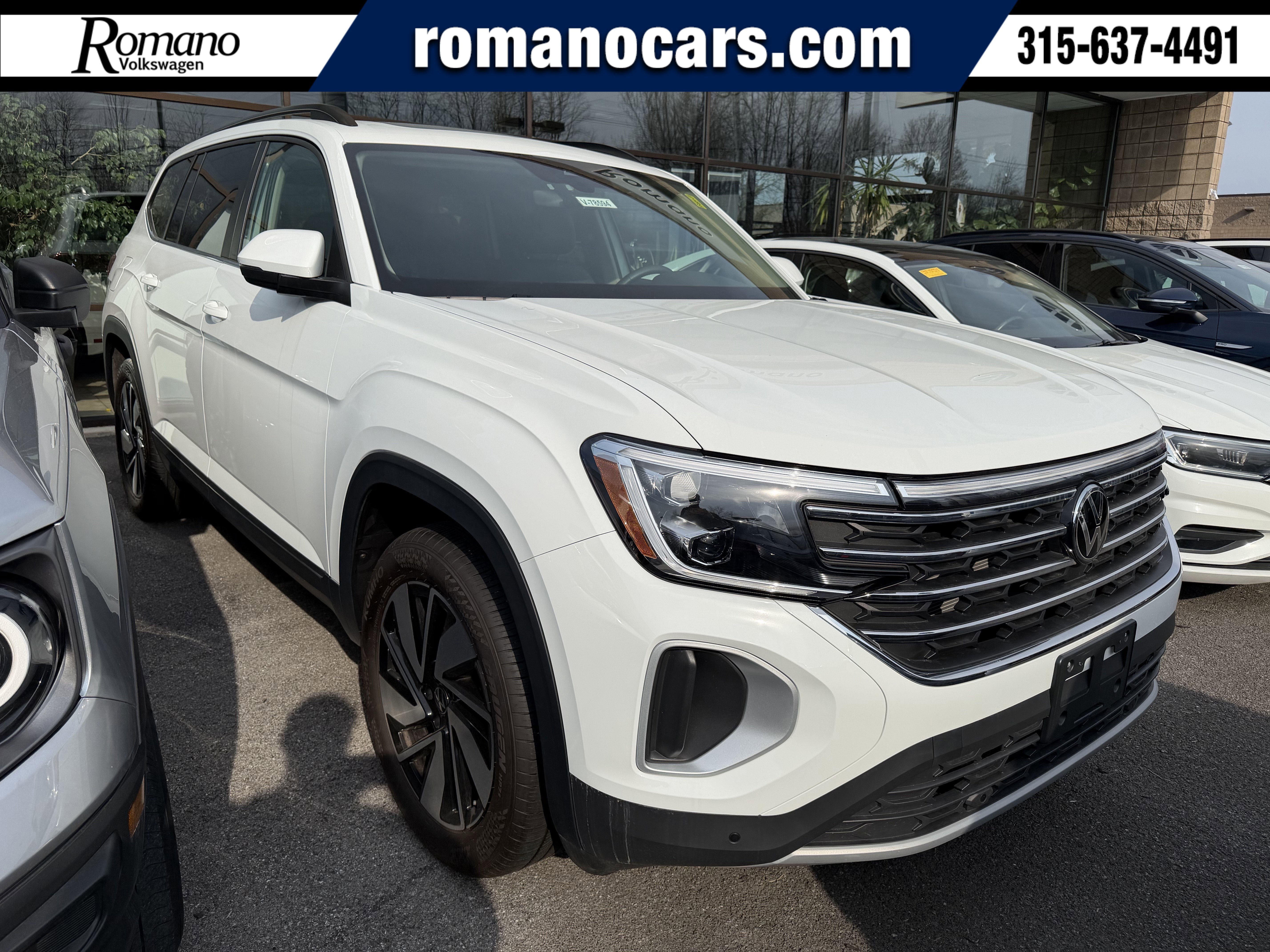 Used 2025 Volkswagen Atlas SE w/ Panoramic Sunroof Package image 1