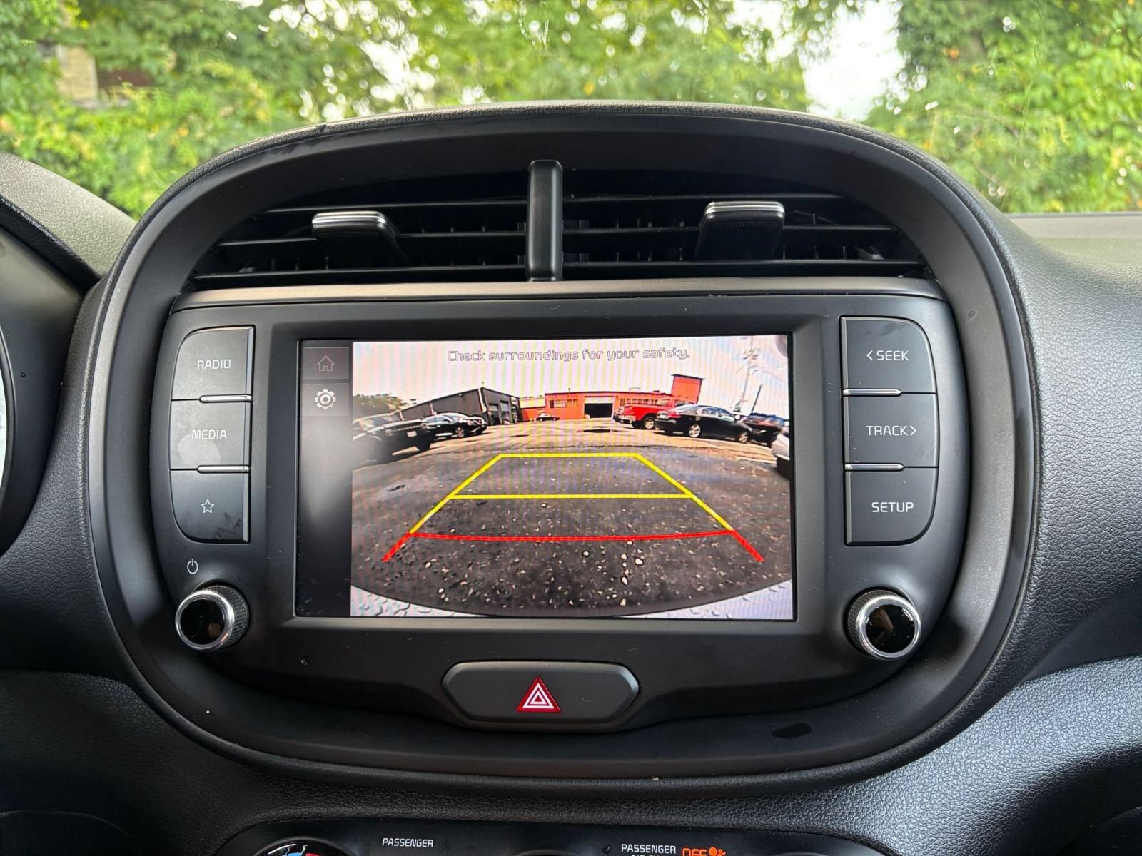 Used 2025 Kia Soul LX w/ LX Technology Package FWD image 22