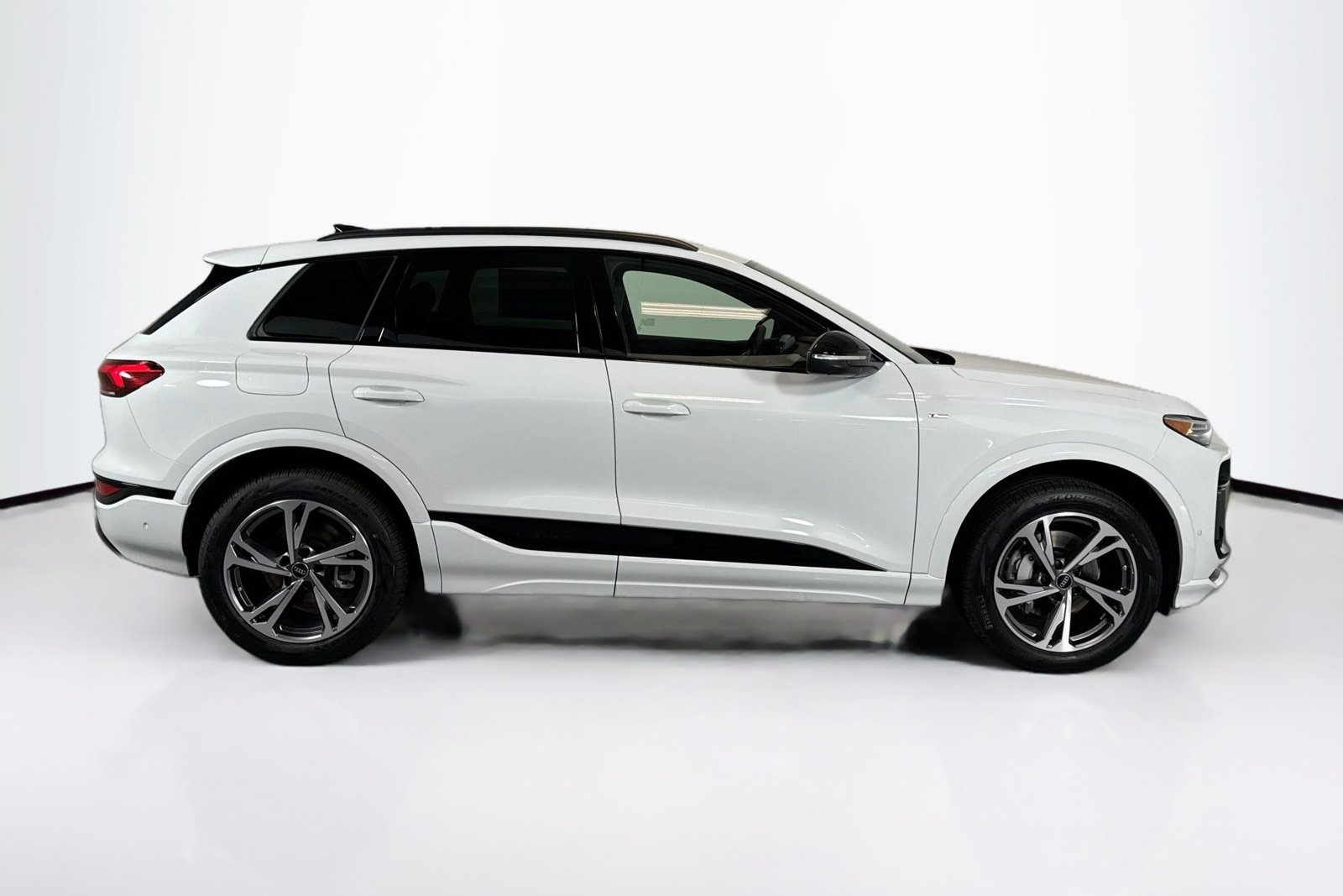 New 2027 Audi Q6 e-tron Premium Plus AWD/4WD image 4