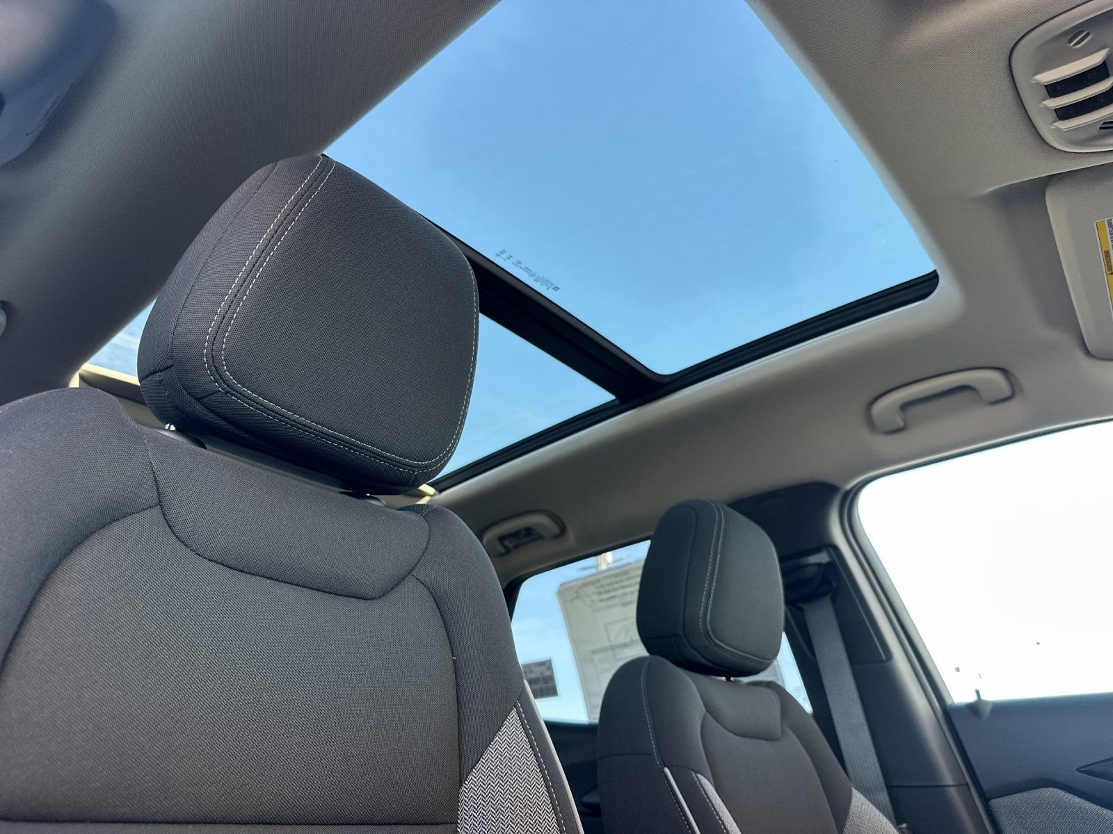 New 2026 Chevrolet TrailBlazer LT w/ LT Cold Weather Package FWD image 18