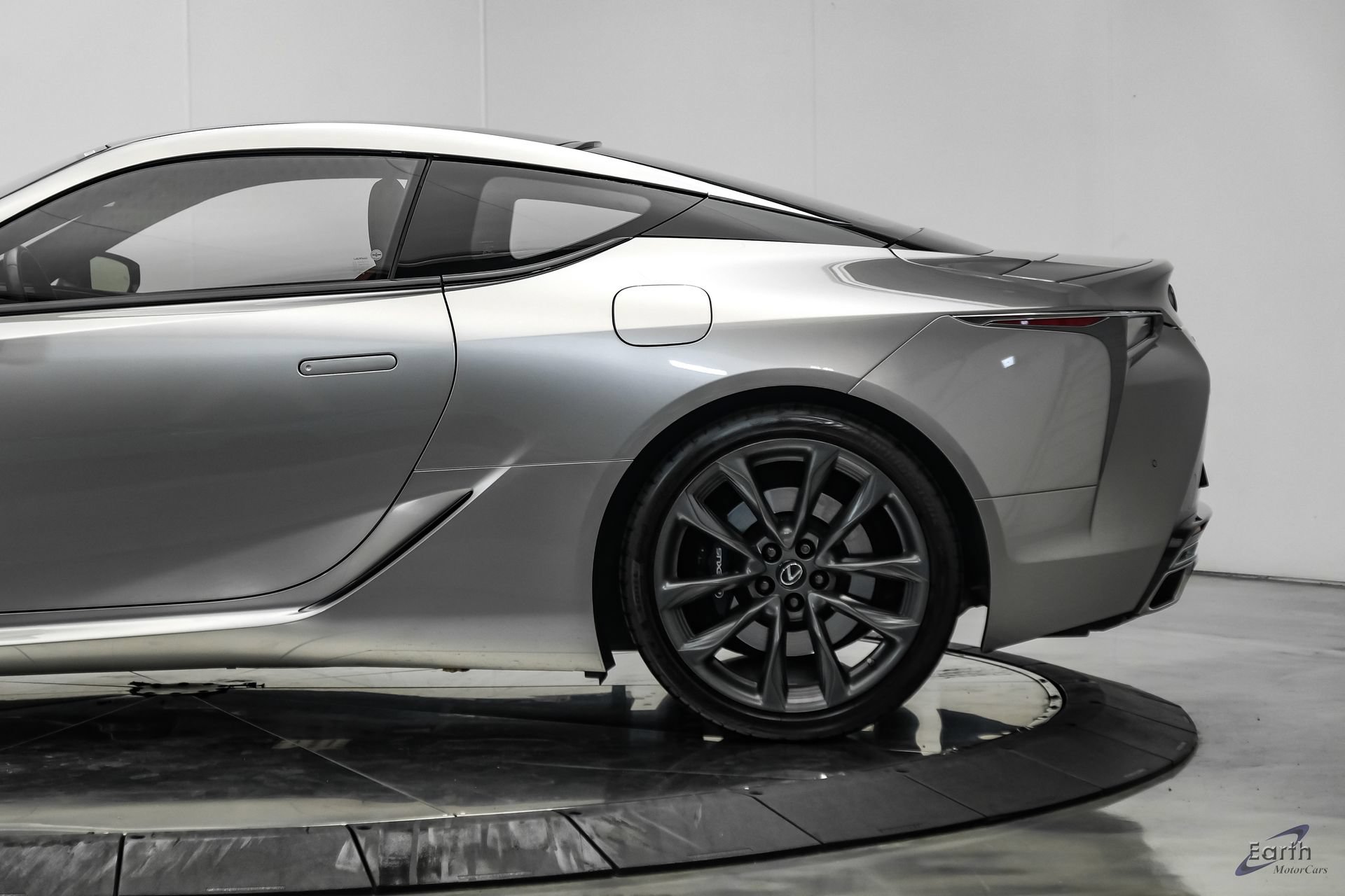 Used 2018 Lexus LC 500 Coupe w/ Performance Package RWD image 10