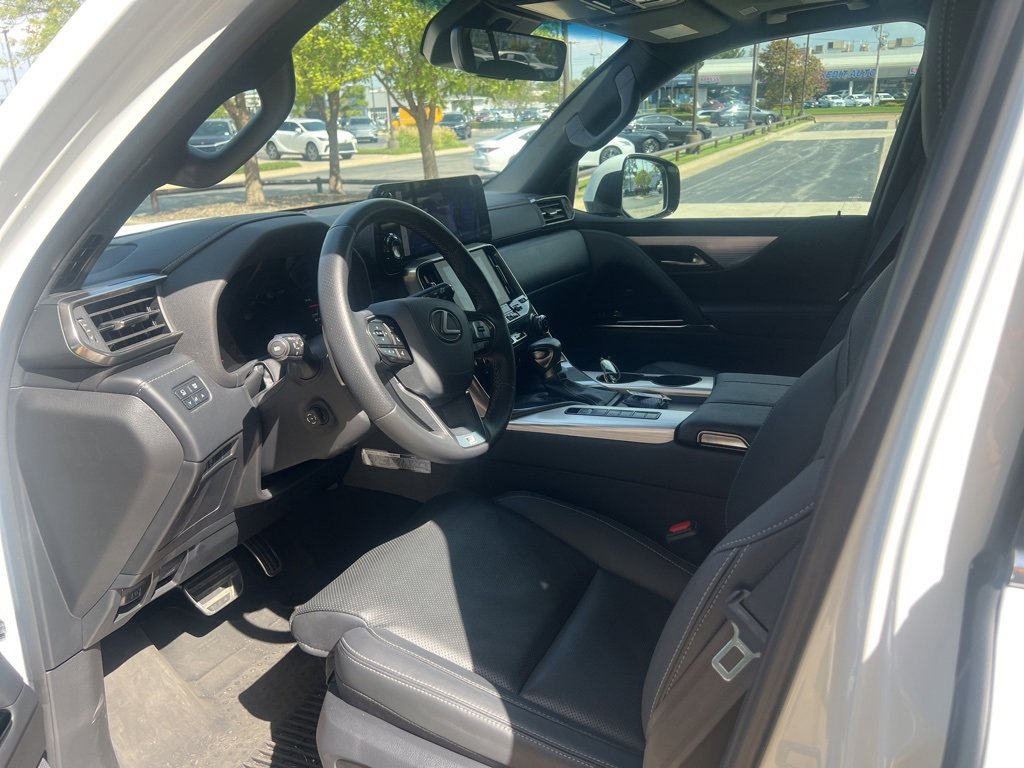 Used 2024 Lexus LX 600 F Sport image 5