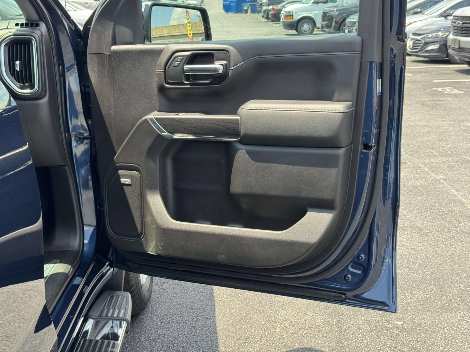 Used 2019 Chevrolet Silverado 1500 LTZ w/ LTZ Plus Package AWD/4WD image 14